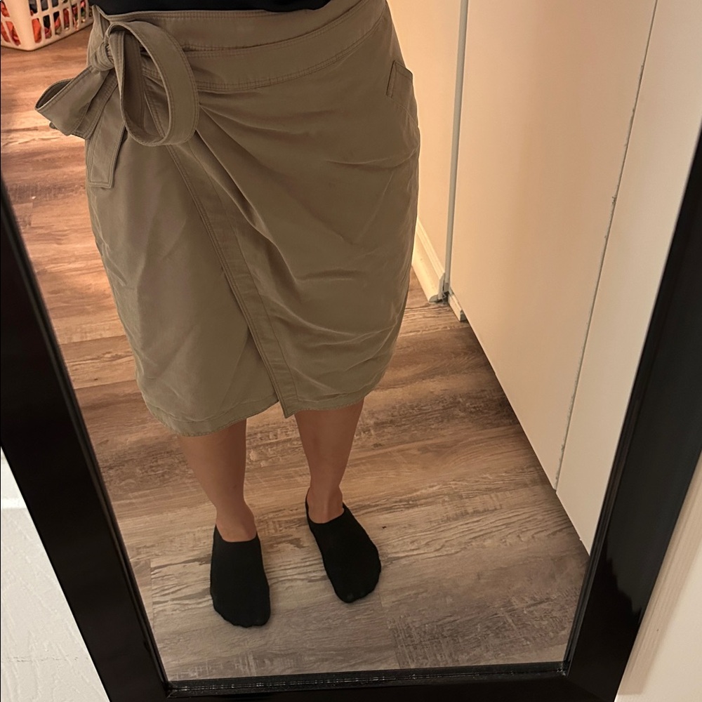 Banana Republic Beige Skirt